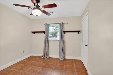 Bedroom - 45 E Carmack Dr, Chalmette, LA 70043 photo 3 of 4