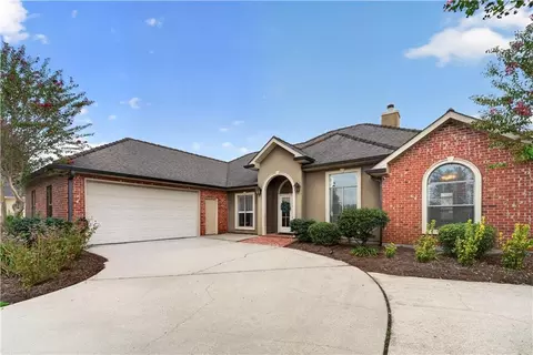 115 Ginger Ct, Belle Chasse, LA 70037