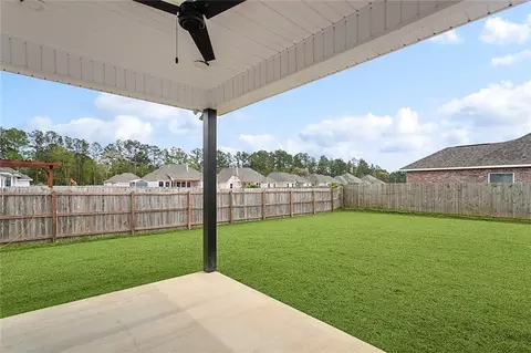 Exterior - 72701 Robindale Dr, Covington, LA 70435 photo 2 of 4