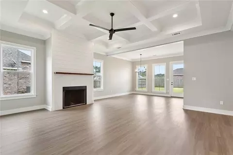 Living - 72701 Robindale Dr, Covington, LA 70435 photo 1 of 7