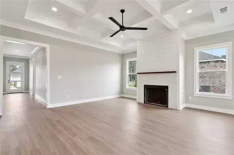 Living - 72701 Robindale Dr, Covington, LA 70435 photo 3 of 7