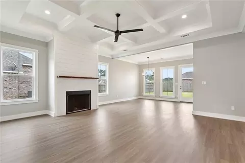 Living - 72701 Robindale Dr, Covington, LA 70435 photo 1 of 7