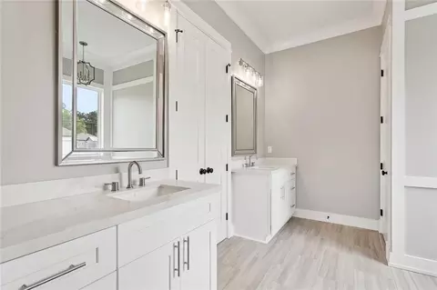 Bath - 72701 Robindale Dr, Covington, LA 70435 photo 1 of 3