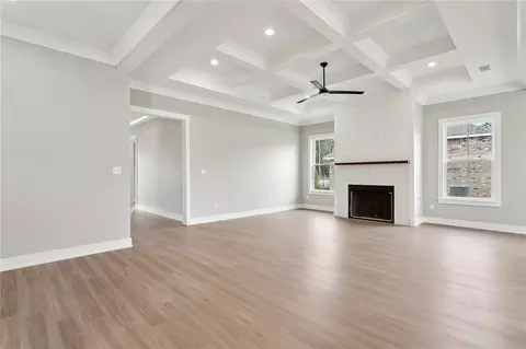Living - 72701 Robindale Dr, Covington, LA 70435 photo 2 of 7
