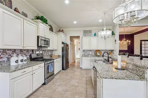 Kitchen - 1621 Orchard Dr, Covington, LA 70435 photo 3 of 3