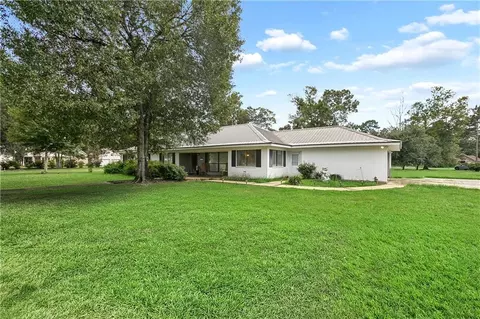 12157 Post Oak Dr, Hammond, LA 70403