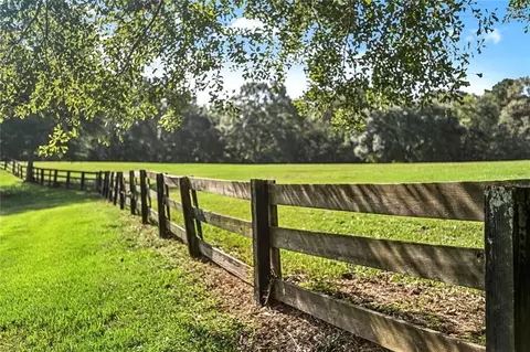 Exterior - 20 Green Hills Dr, Covington, LA 70435 photo 7 of 16