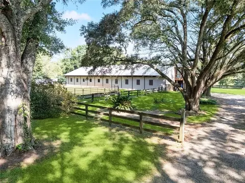 Exterior - 20 Green Hills Dr, Covington, LA 70435 photo 12 of 16