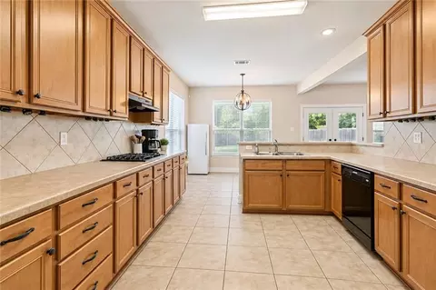 Kitchen - 305 Foal Ct, Covington, LA 70435 photo 1 of 2