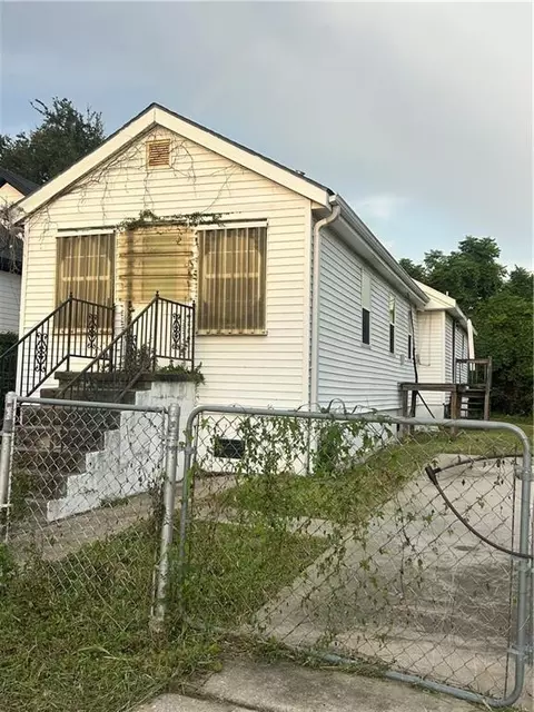 4121 Gibson St, New Orleans, LA 70122