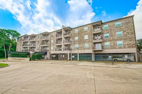 500 Lake Marina St #205, New Orleans, LA 70124