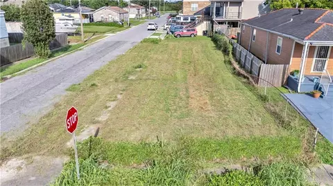 2700 New York St, New Orleans, LA 70122