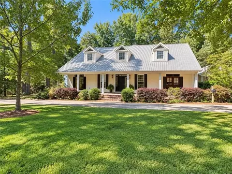 152 Wonder Ln, Pineville, LA 71360