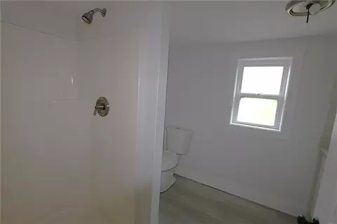 Bath - 4982 Matherne St, Lafitte, LA 70067 photo 2 of 2