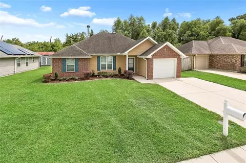 Exterior - 329 Allie Ln, Luling, LA 70070 photo 2 of 5