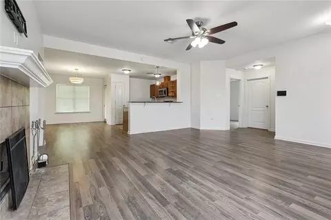 Living - 329 Allie Ln, Luling, LA 70070 photo 5 of 5