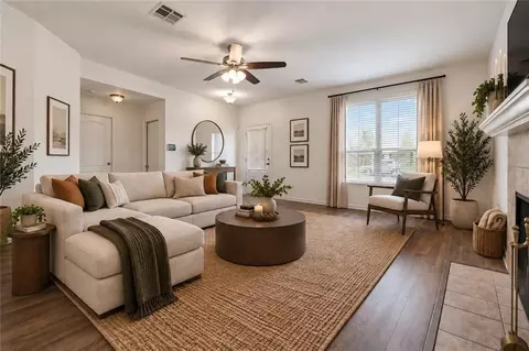 Living - 329 Allie Ln, Luling, LA 70070 photo 1 of 5