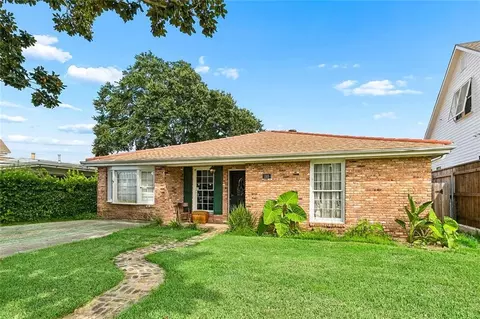 1105 Brockenbraugh Ct, Metairie, LA 70005