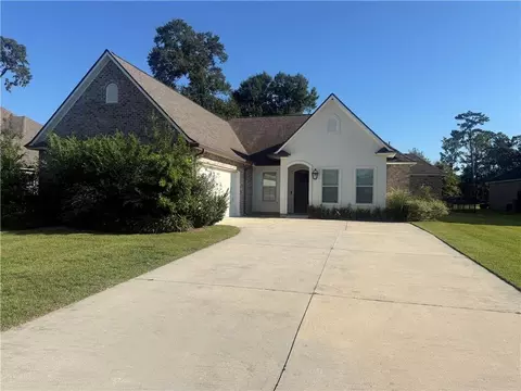 23456 Noble Oak Dr, Springfield, LA 70462