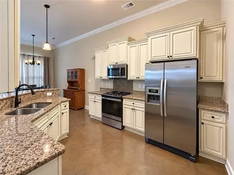 Kitchen - 19456 Deerfield Loop, Loranger, LA 70446 photo 1 of 2