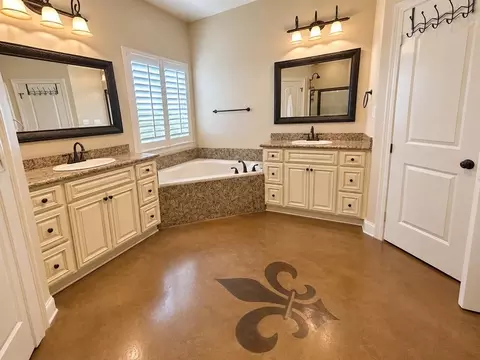 Bath - 19456 Deerfield Loop, Loranger, LA 70446 photo 2 of 3