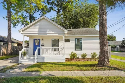 1029 Kepler St, Gretna, LA 70053