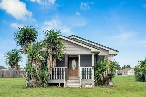 2115 Weyer St, Gretna, LA 70053