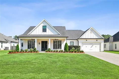 724 Elise Ln, Madisonville, LA 70447