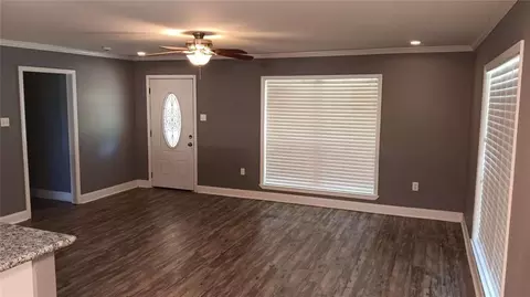 Living - 13045 Heather Dr, Walker, LA 70785 photo 3 of 4