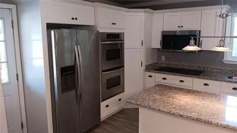 Kitchen - 13045 Heather Dr, Walker, LA 70785 photo 6 of 6