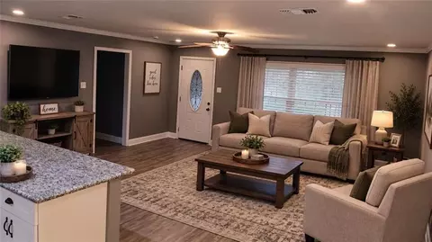 Living - 13045 Heather Dr, Walker, LA 70785 photo 1 of 4