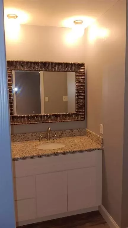 Bath - 13045 Heather Dr, Walker, LA 70785 photo 1 of 6