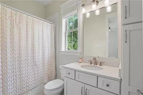 Bath - 4181 Cypress Point Dr, Covington, LA 70433 photo 3 of 5