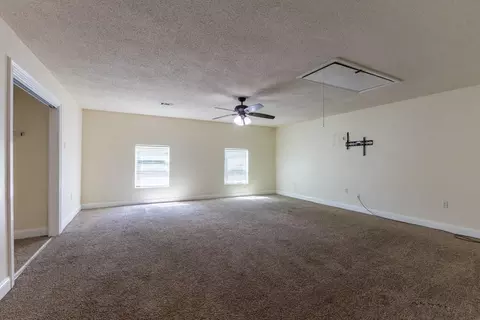 Living - 206 S Queens Dr, Slidell, LA 70458 photo 6 of 7