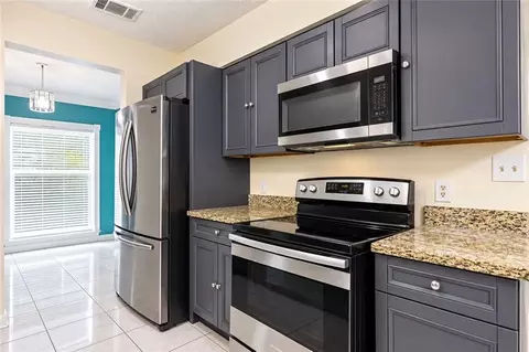 Kitchen - 206 S Queens Dr, Slidell, LA 70458 photo 2 of 2