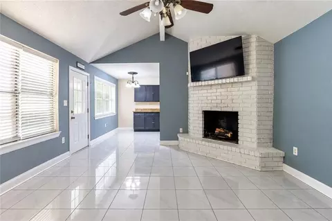 Living - 206 S Queens Dr, Slidell, LA 70458 photo 7 of 7