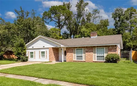 Exterior - 206 S Queens Dr, Slidell, LA 70458 photo 2 of 3