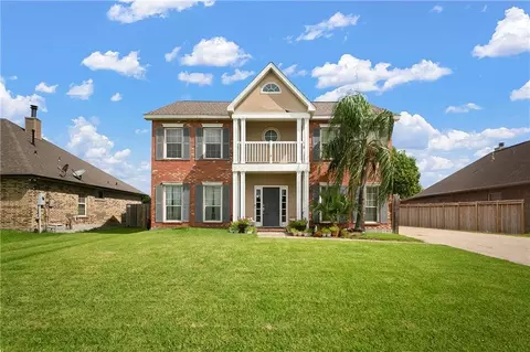 2708 Acadiana Trce, Marrero, LA 70072