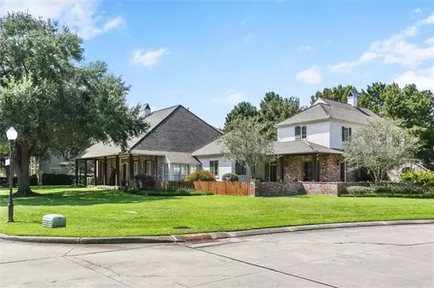 1 Kingsmill Ln, New Orleans, LA 70131