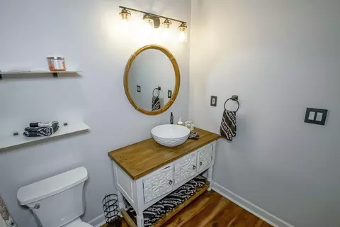 Bath - 131 Kingston Dr, Slidell, LA 70458 photo 2 of 3