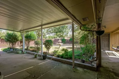 Exterior - 131 Kingston Dr, Slidell, LA 70458 photo 4 of 8