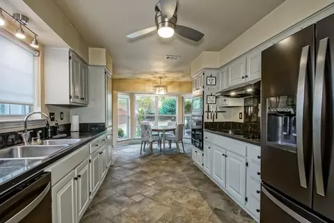 Kitchen - 131 Kingston Dr, Slidell, LA 70458 photo 2 of 2