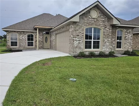 745 Rue St Michael, Terrytown, LA 70056