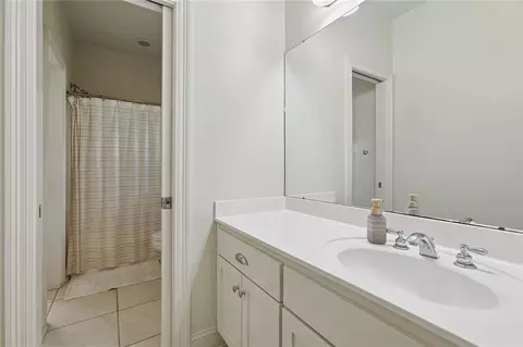 Bath - 52 Walnut Pl, Covington, LA 70433 photo 2 of 3