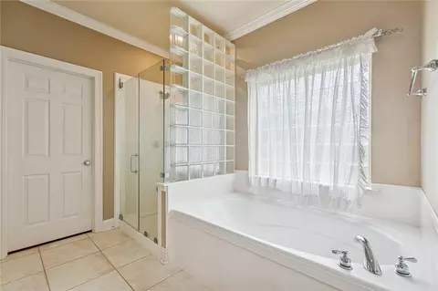 Bath - 52 Walnut Pl, Covington, LA 70433 photo 1 of 3