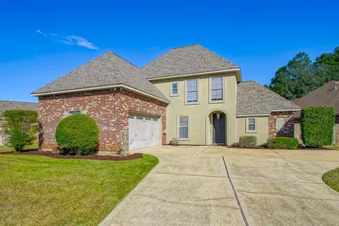 161 Woodthrush Dr, Madisonville, LA 70447