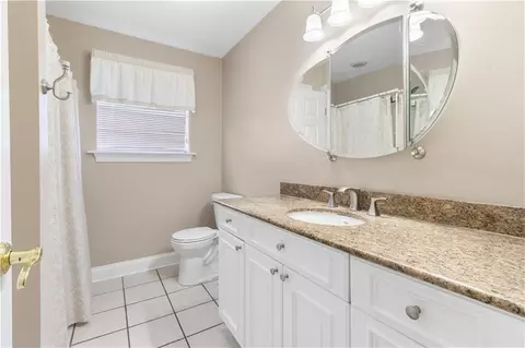 Bath - 5000 Willowtree Rd, Marrero, LA 70072 photo 1 of 3