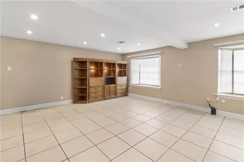 Living - 5000 Willowtree Rd, Marrero, LA 70072 photo 6 of 8