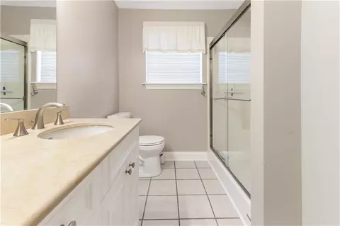 Bath - 5000 Willowtree Rd, Marrero, LA 70072 photo 2 of 3