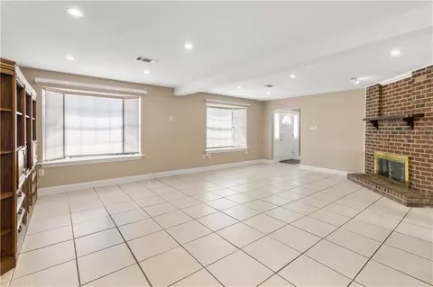 Living - 5000 Willowtree Rd, Marrero, LA 70072 photo 5 of 8
